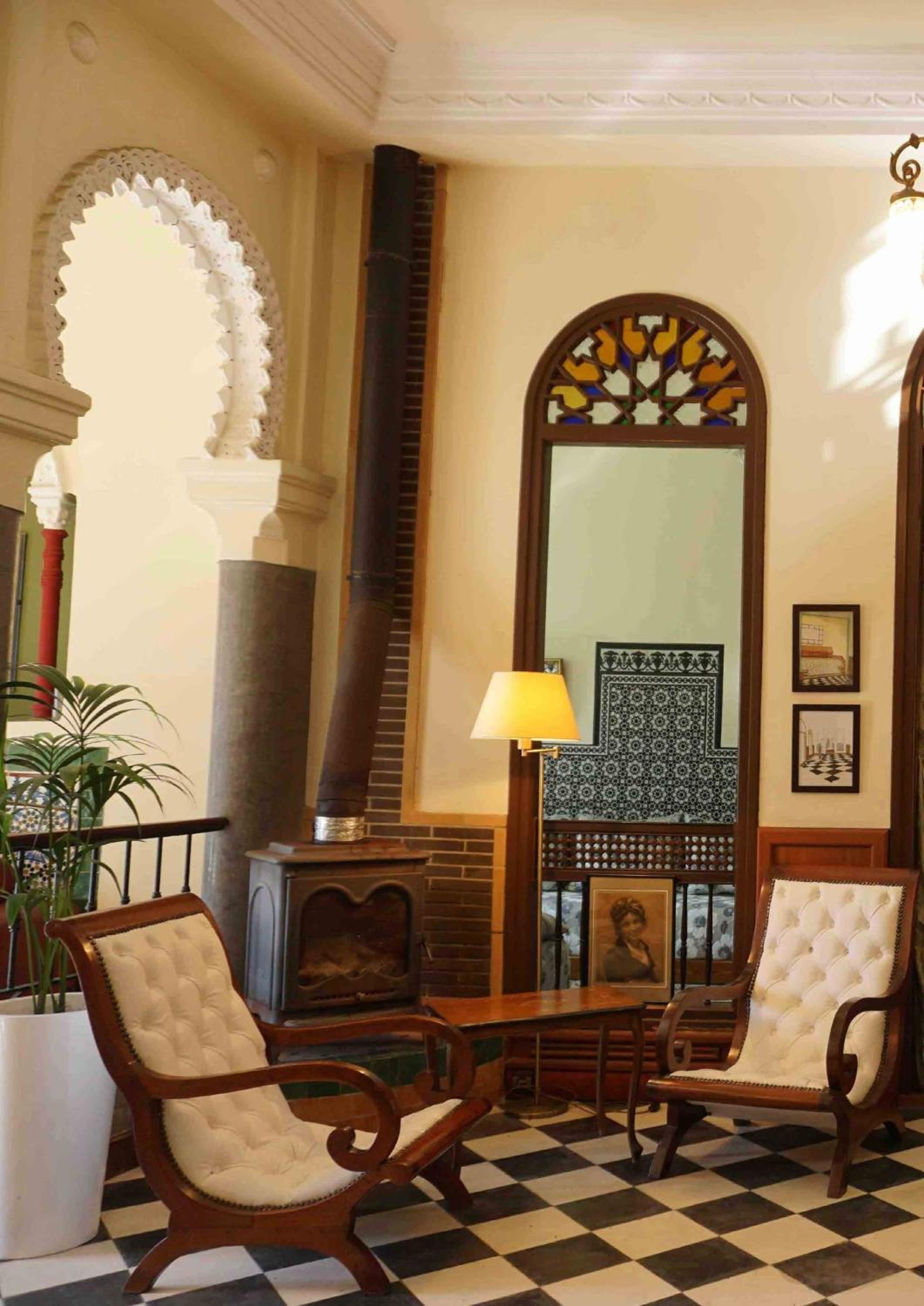 C21 Petit Palace view 2