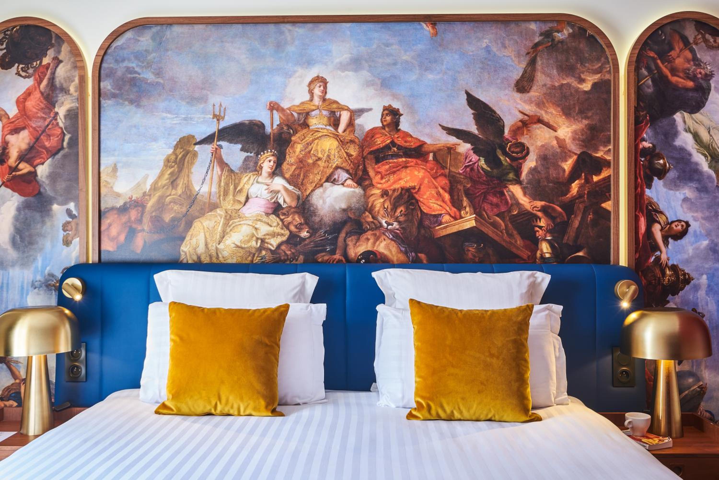 Hôtel Le Versailles en Versailles — hotel room