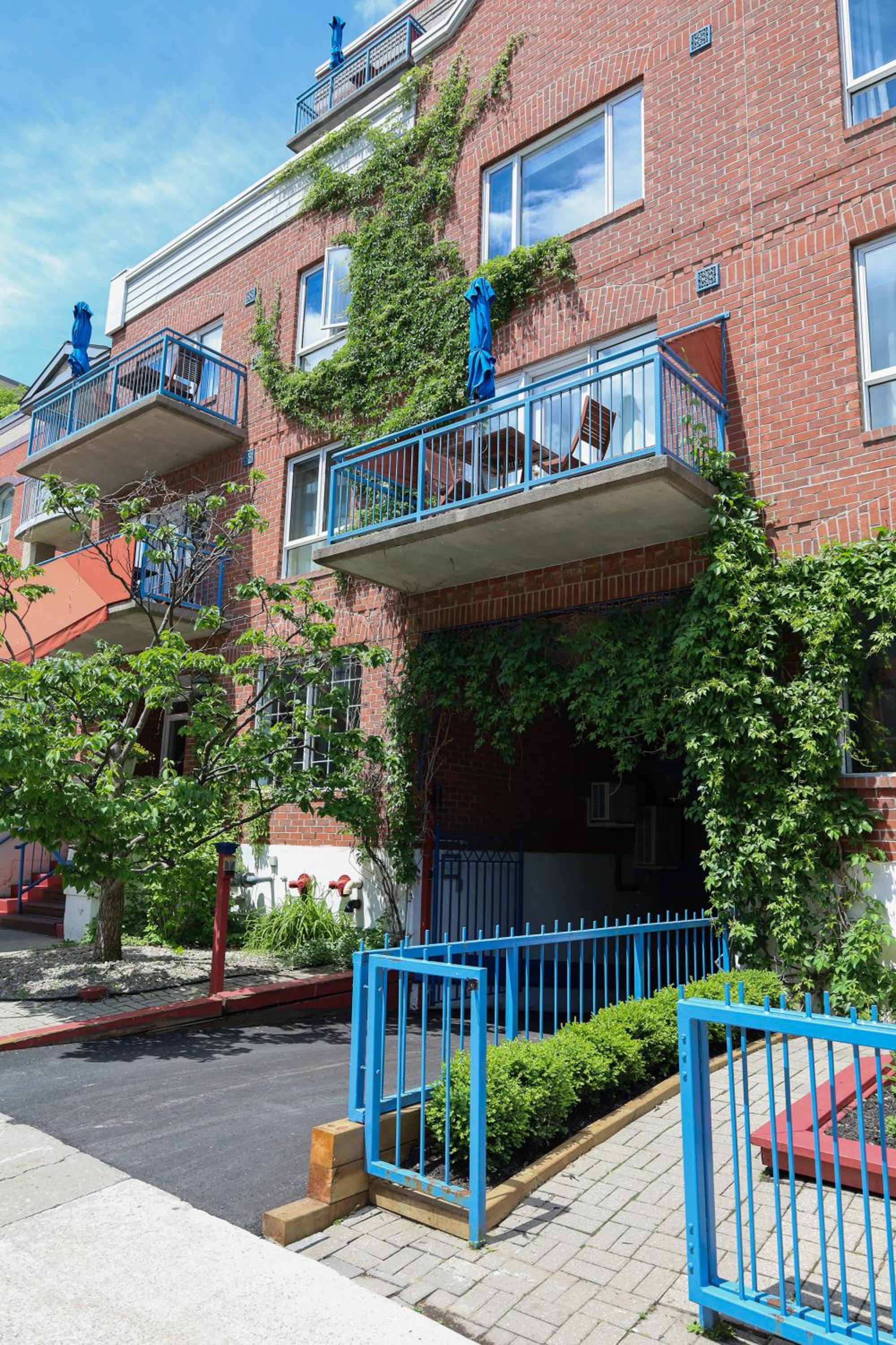 ByWard Blue Inn-1