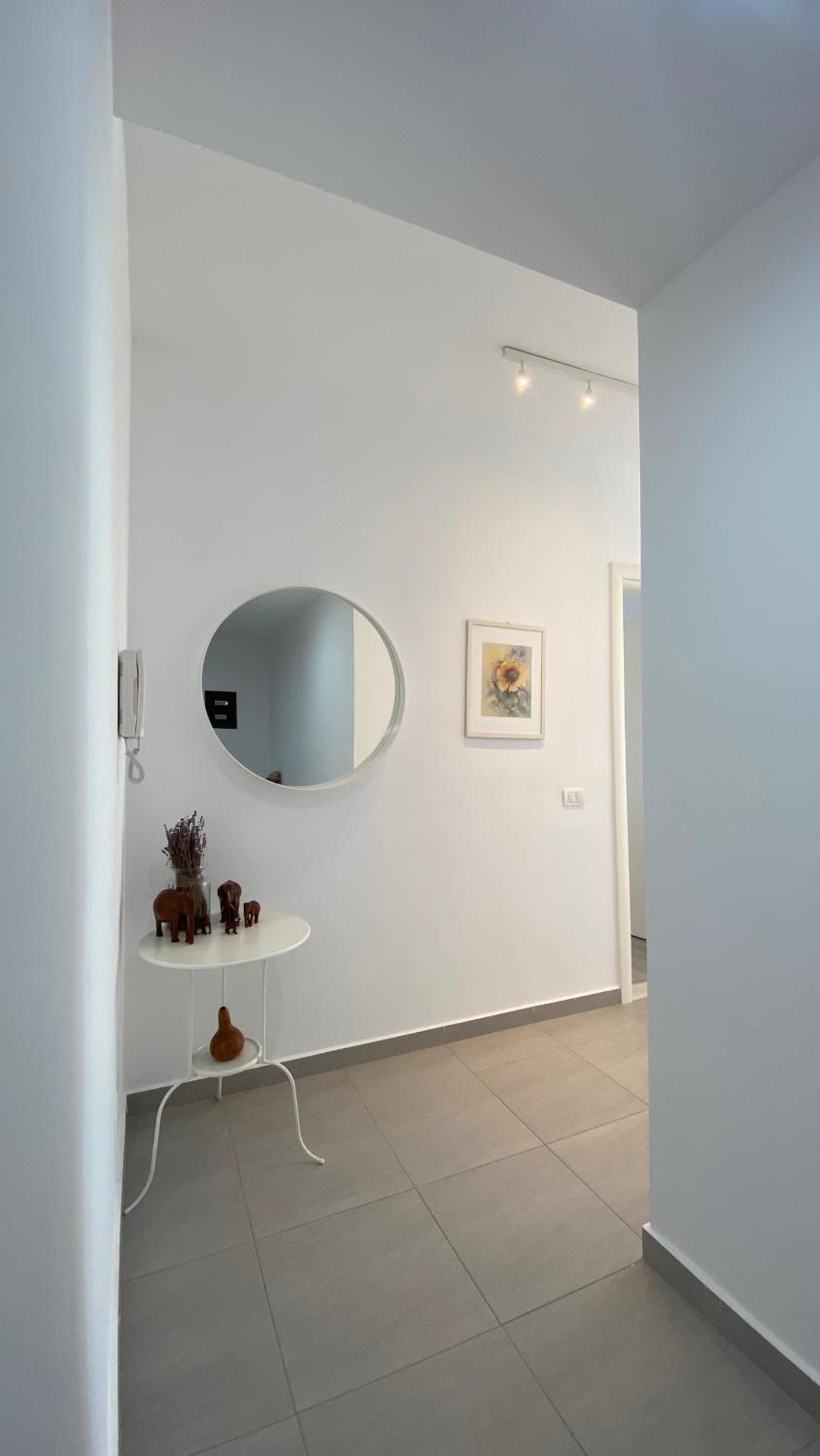 Loli Apartment Luxury white Residence