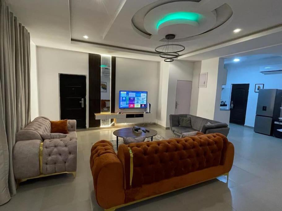 Deluxe Lakeview in Osapa London, Lekki
