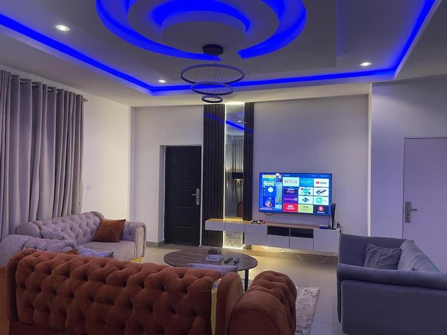 Deluxe Lakeview in Osapa London, Lekki