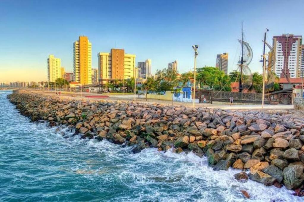 Apartamento com piscina no hooftop, 48m2 - Praia da Iracema- Fortaleza