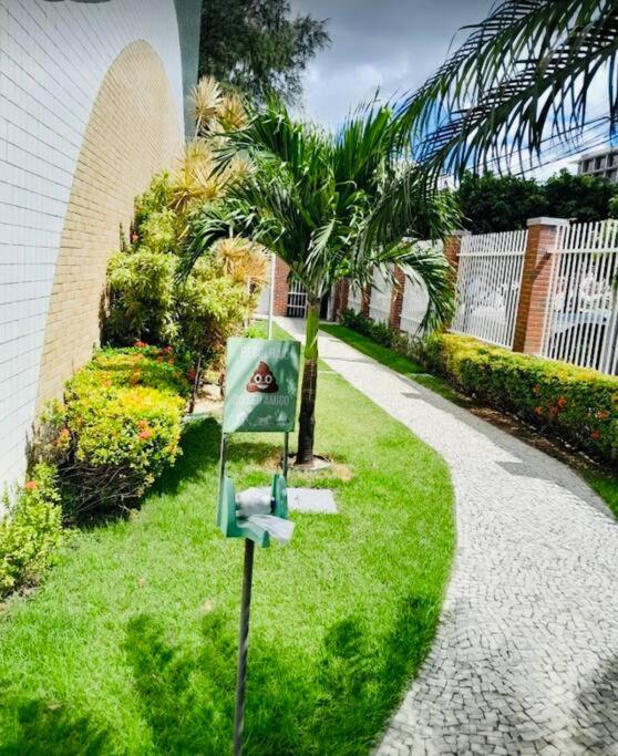 Apartamento com piscina no hooftop, 48m2 - Praia da Iracema- Fortaleza