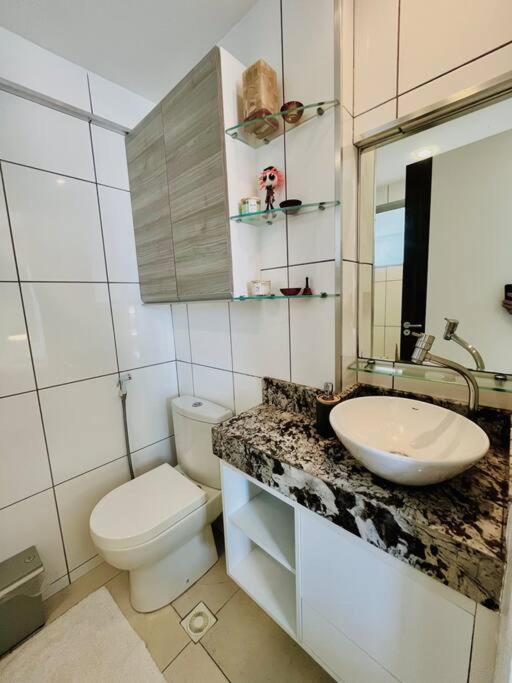 Apartamento com piscina no hooftop, 48m2 - Praia da Iracema- Fortaleza