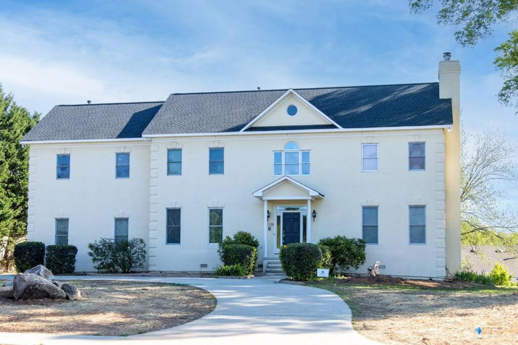 Richburg Vacations - Spacious and Stylish house - Property Image 1