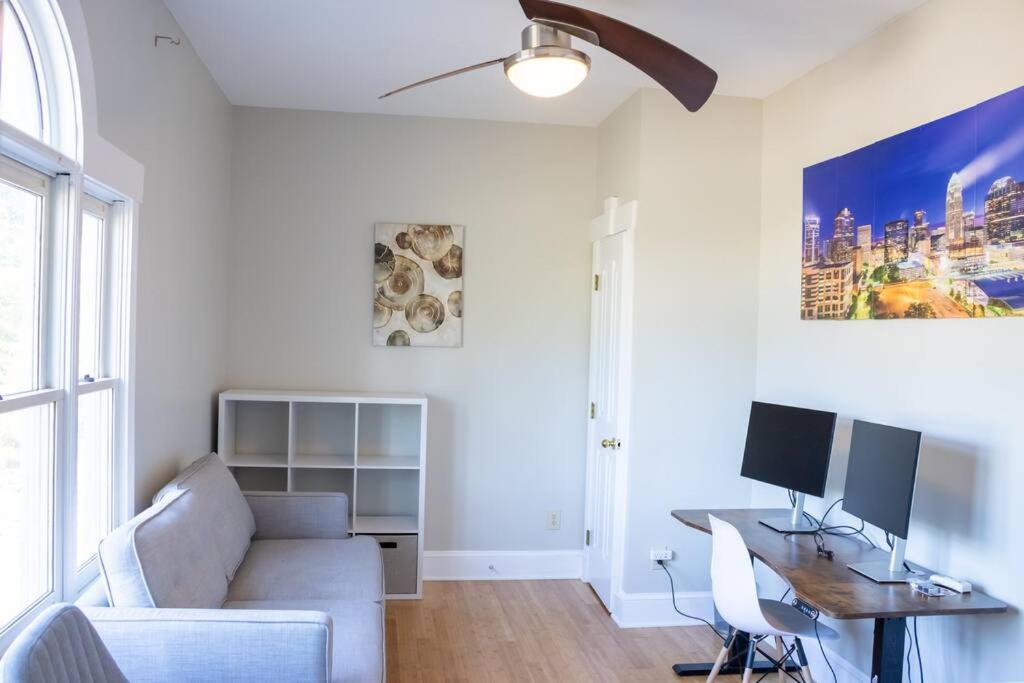 Charlotte Vacations - Spacious and Stylish house - Property Image 7
