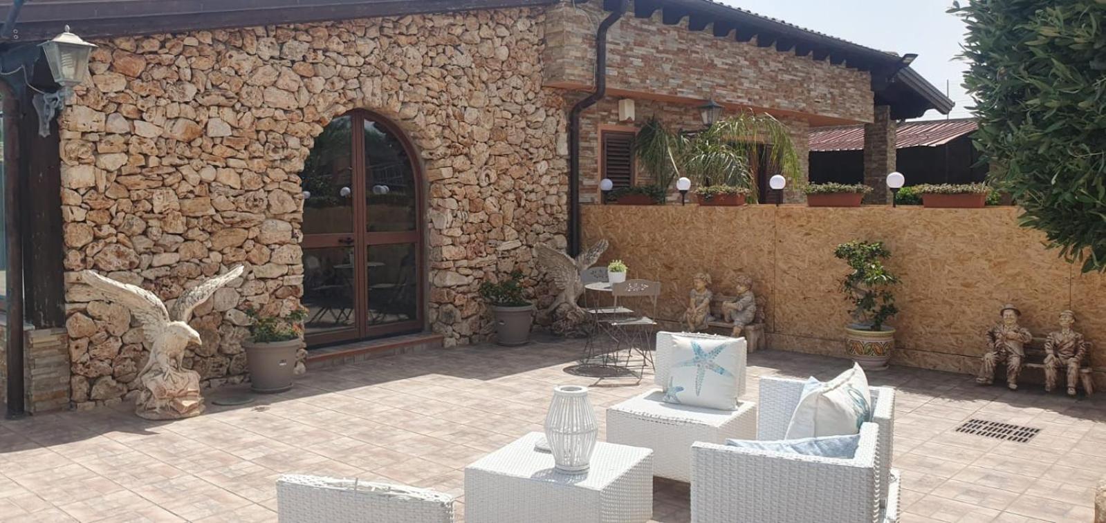Villa eden luxury con piscina e jacuzzi view 5