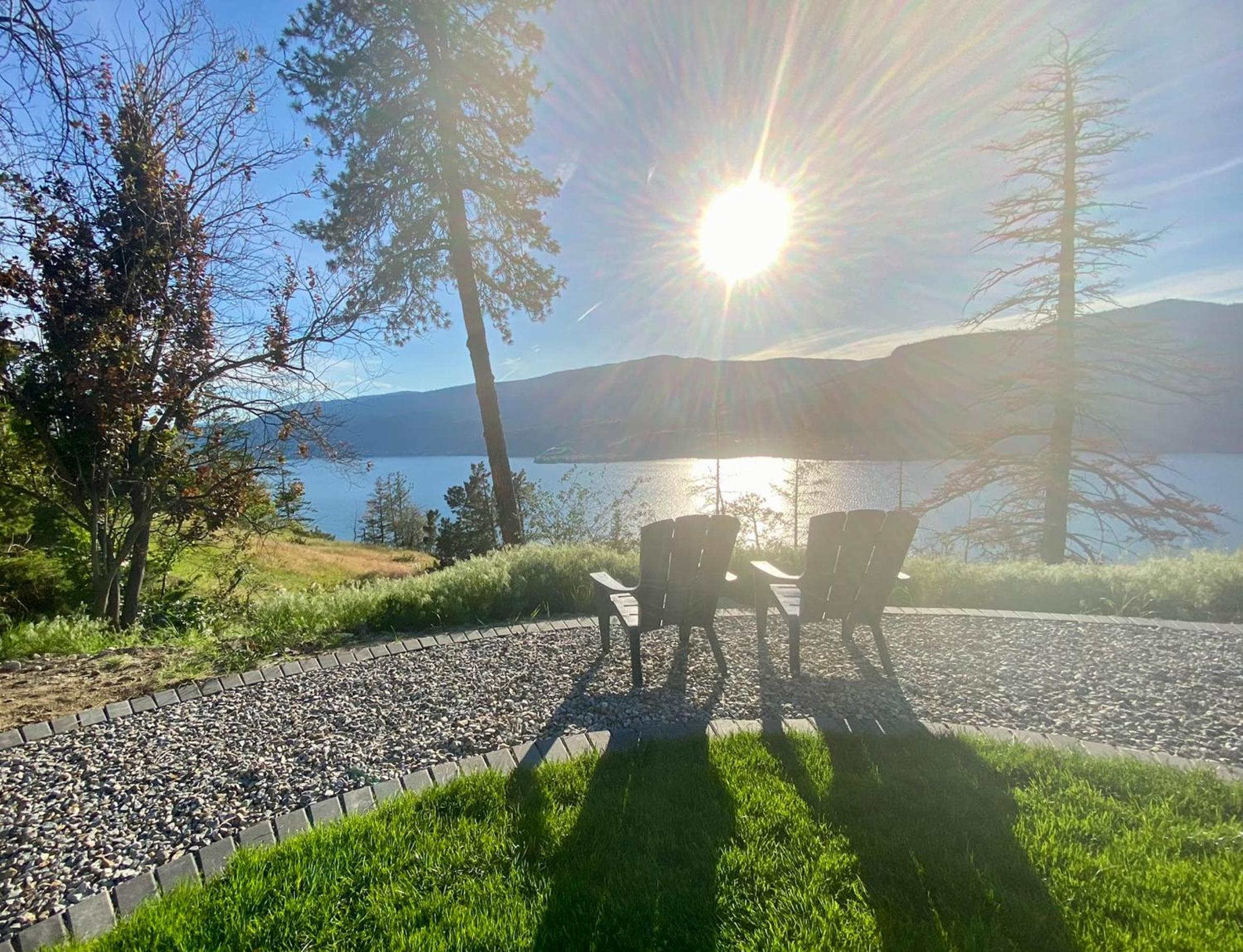 Kelowfornia Lakeview Retreat