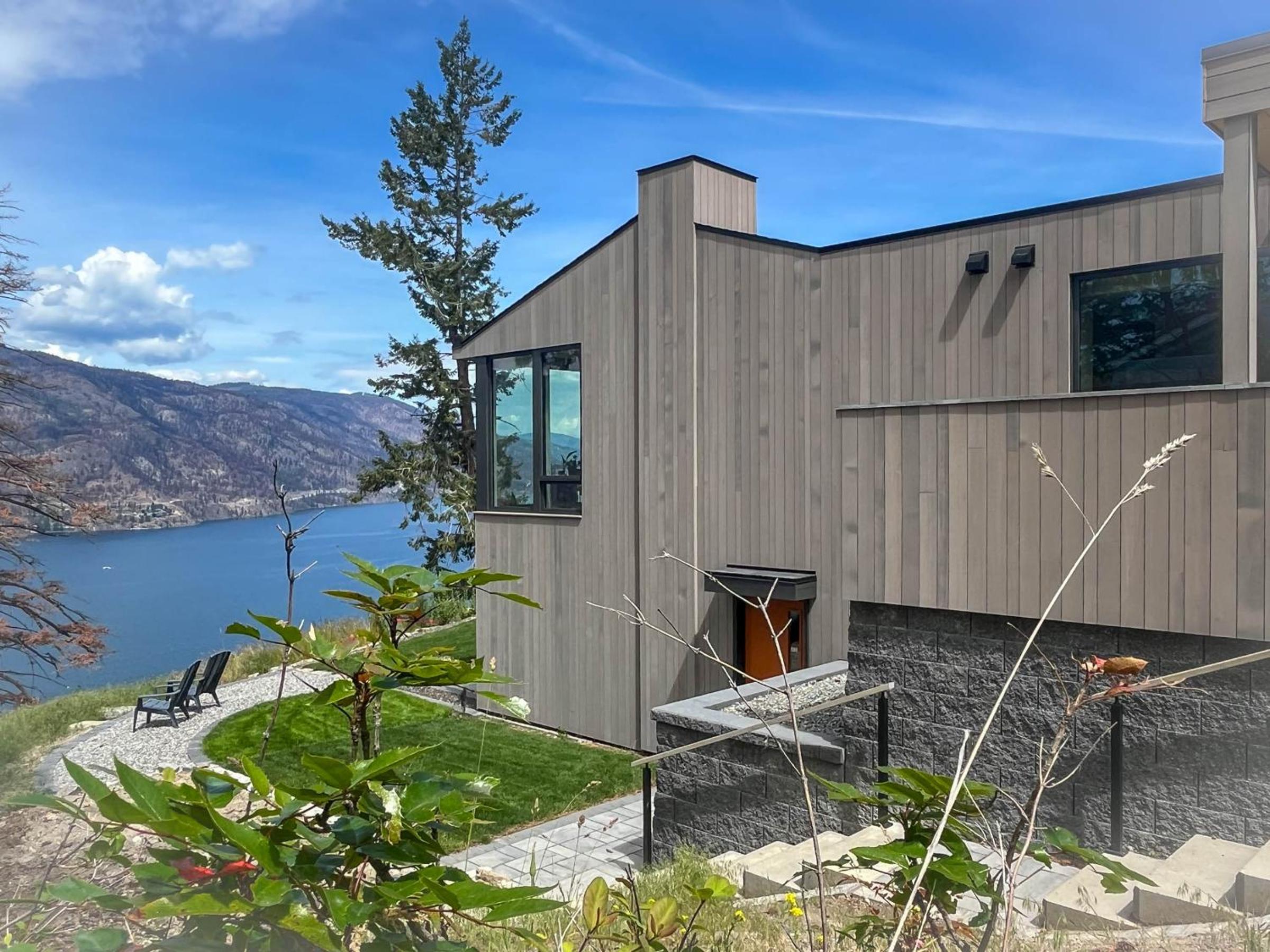 Kelowfornia Lakeview Retreat