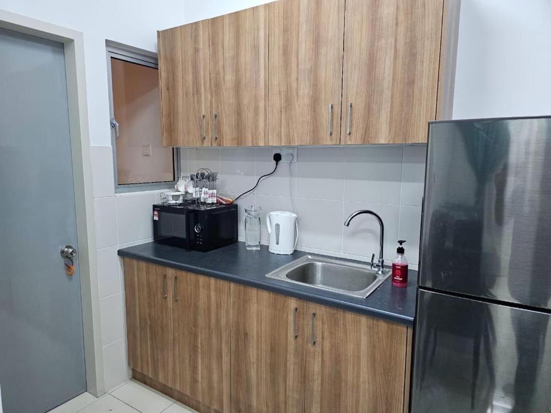 2 bedrooms apartment near KLIA Airport FREE WIFI photo 2