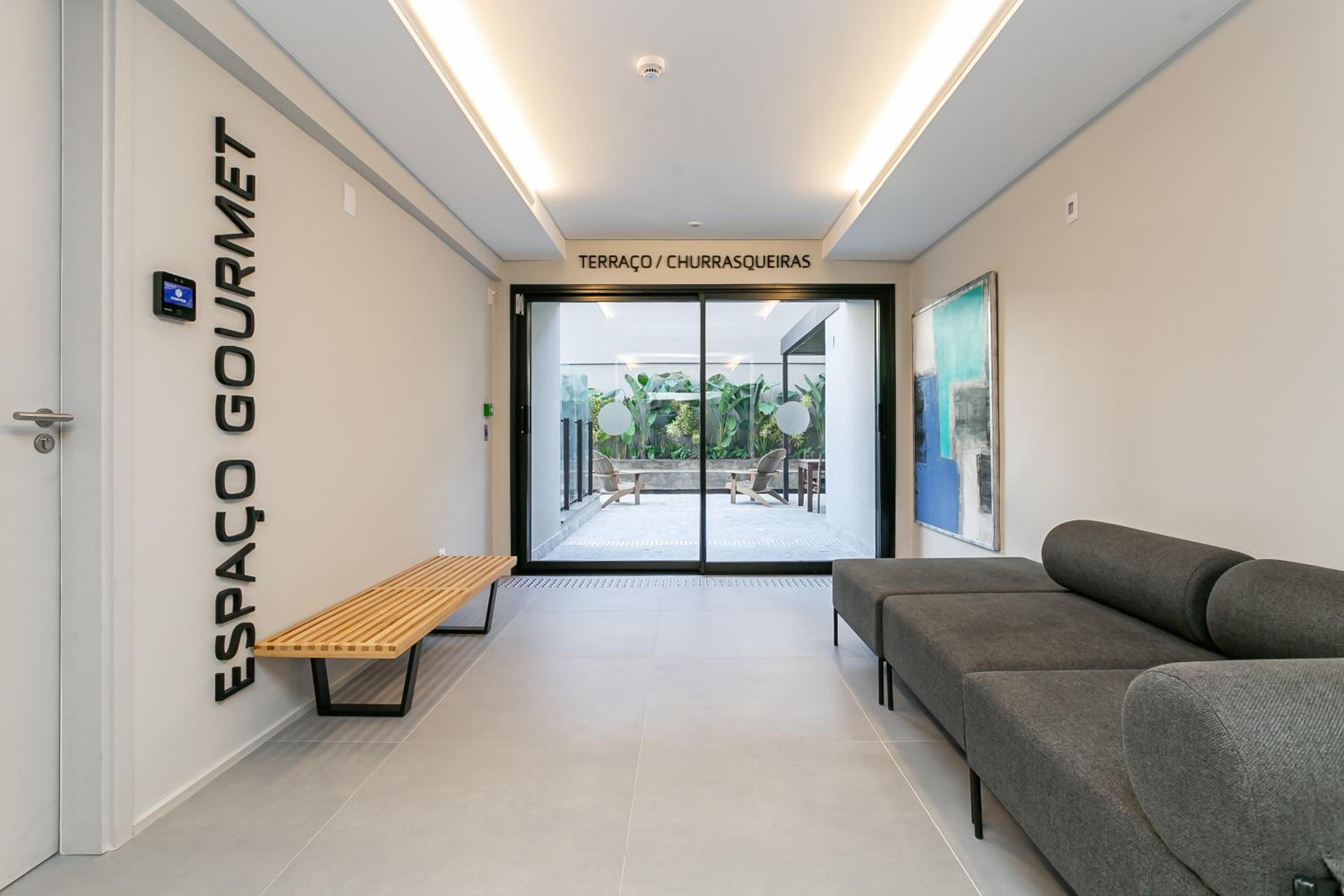Studios Rio Branco by Viva - Prédio moderno, aptos com cama king-size no centro de Floripa