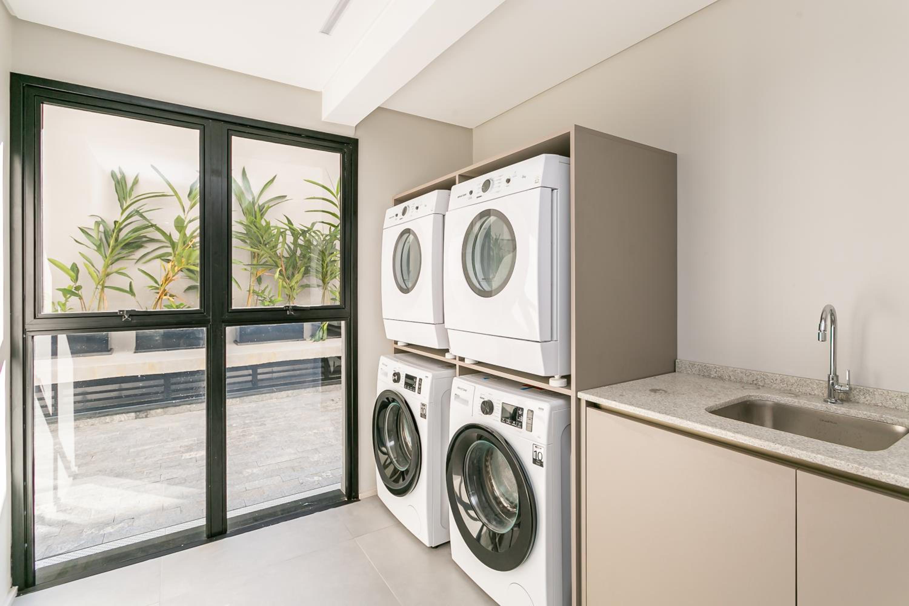 Studios Rio Branco by Viva - Prédio moderno, aptos com cama king-size no centro de Floripa