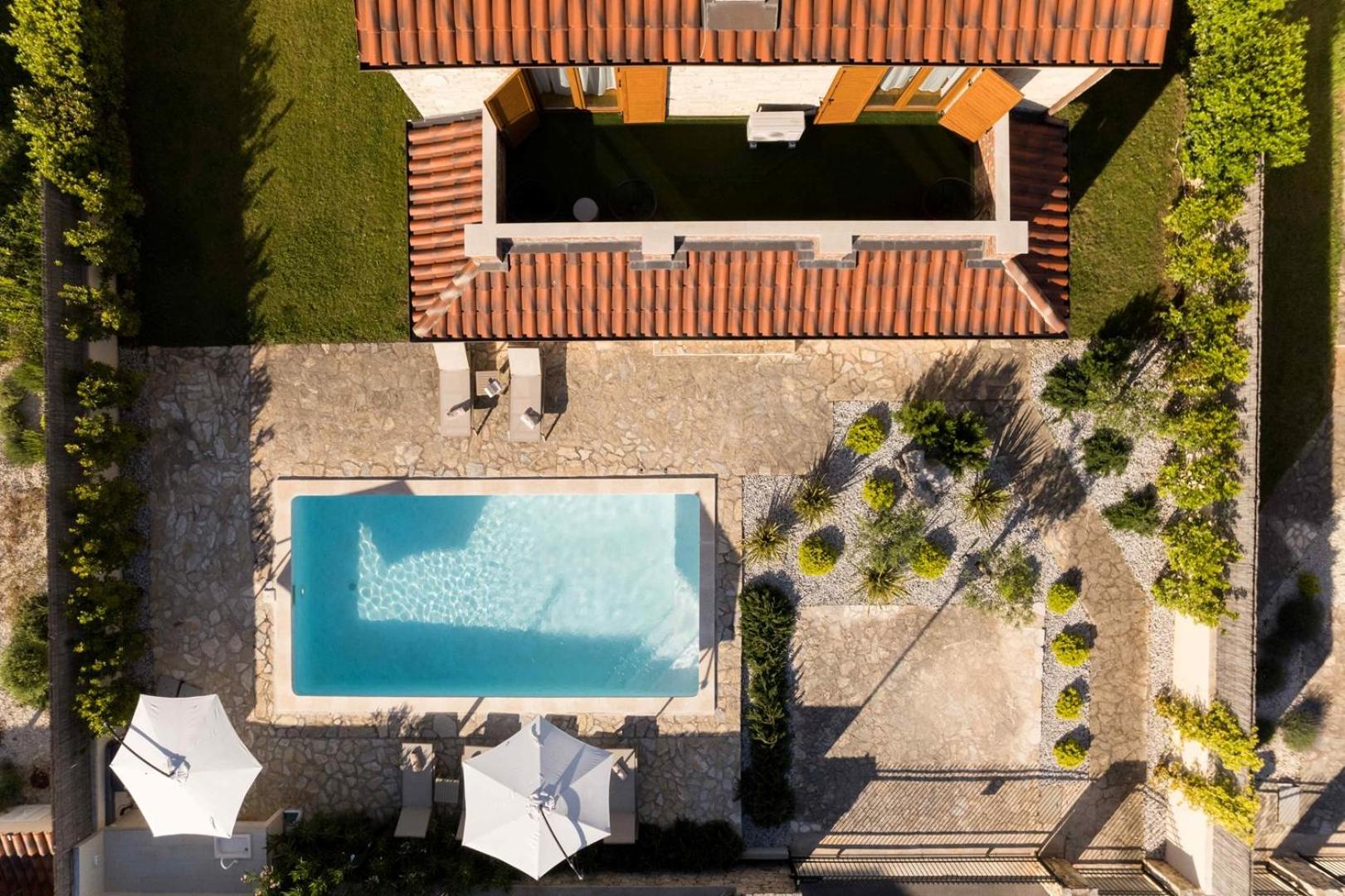 Villa del Lago with heated pool view 2