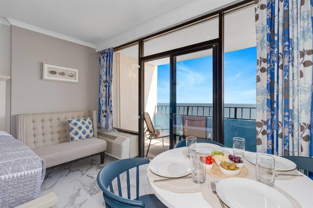 Beautiful & Comfy Oceanfront Studio OR 1008 view 3