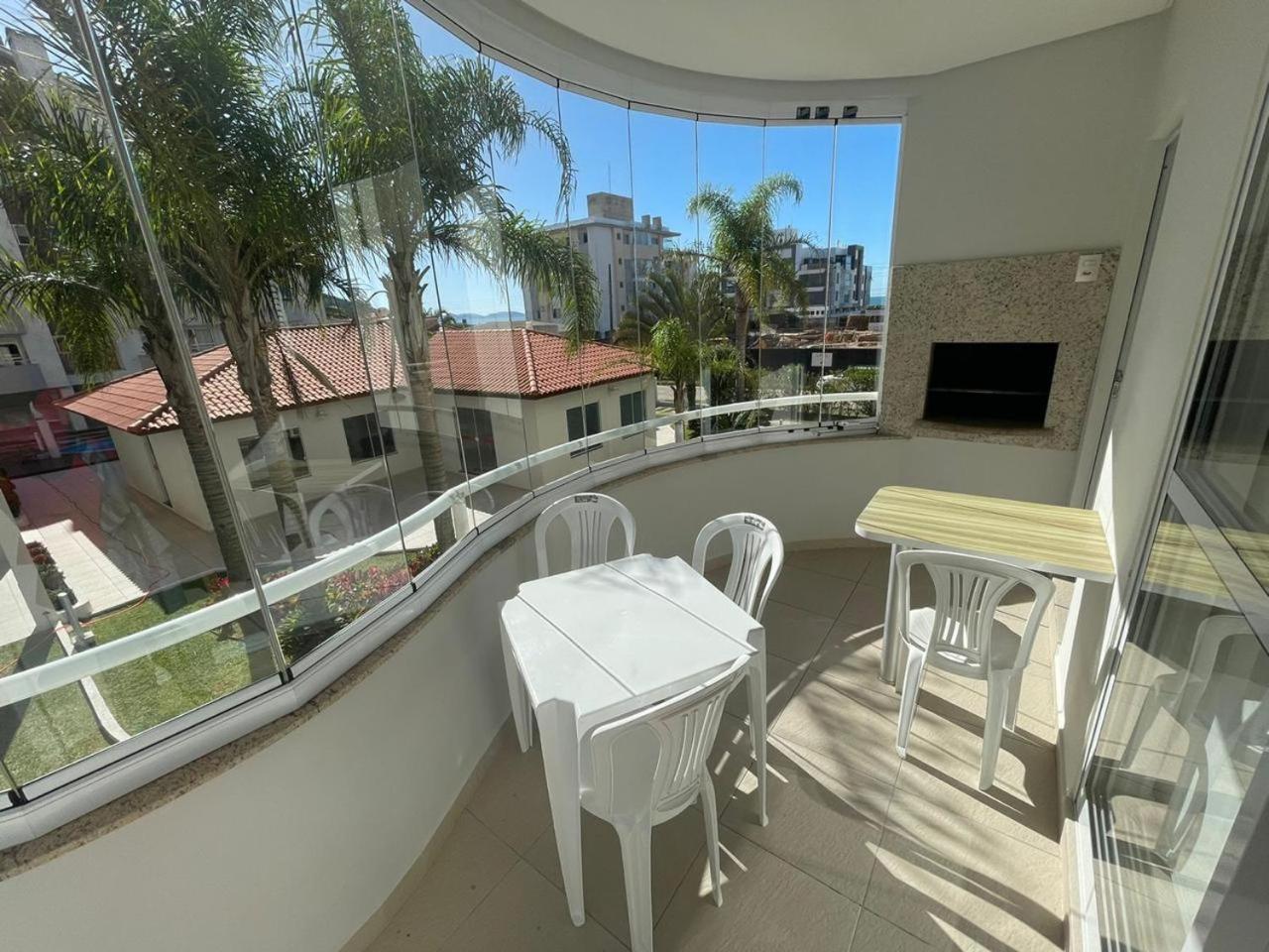 Cód 78 - Belo apartamento à 80m do mar