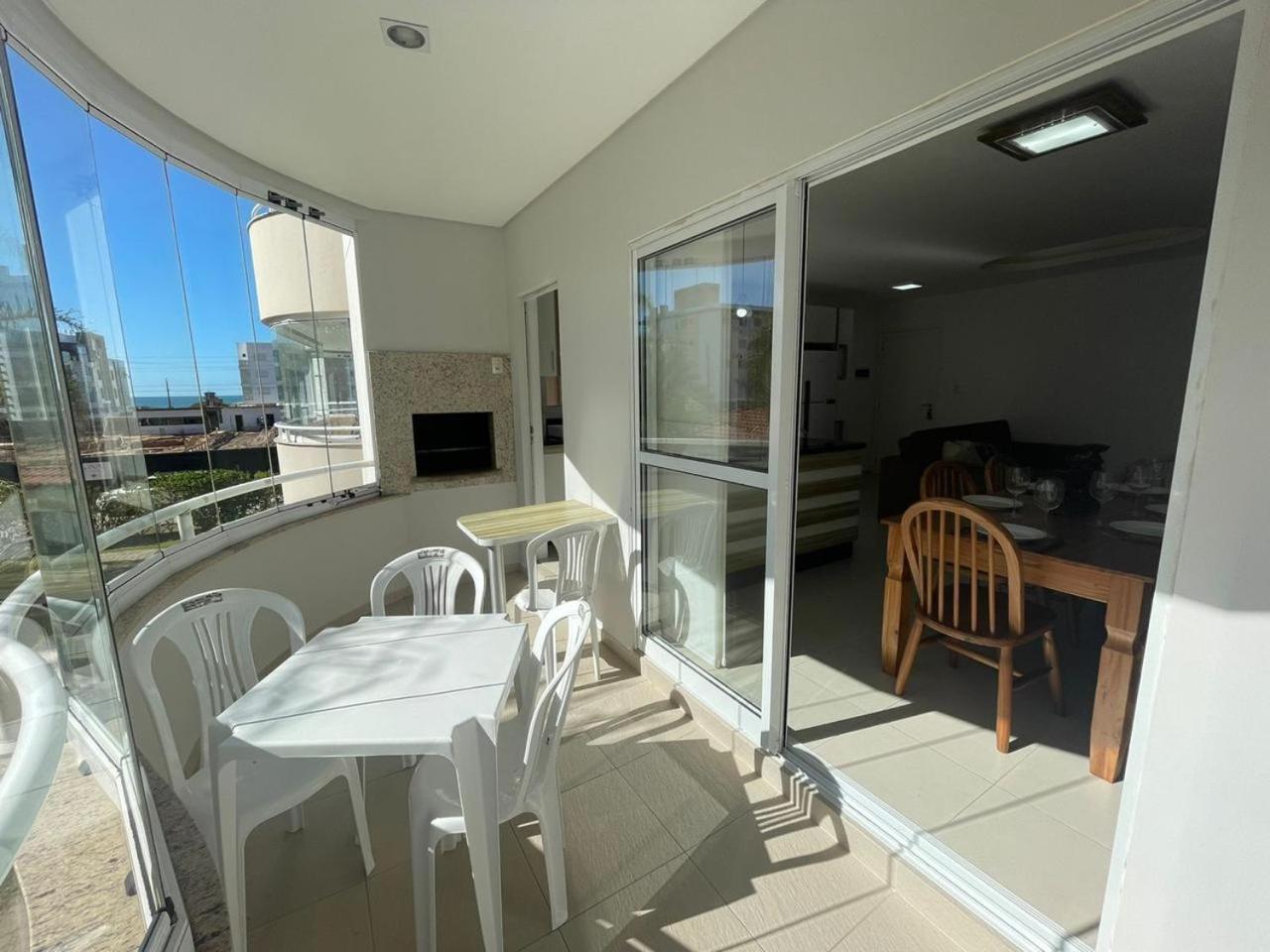 Cód 78 - Belo apartamento à 80m do mar