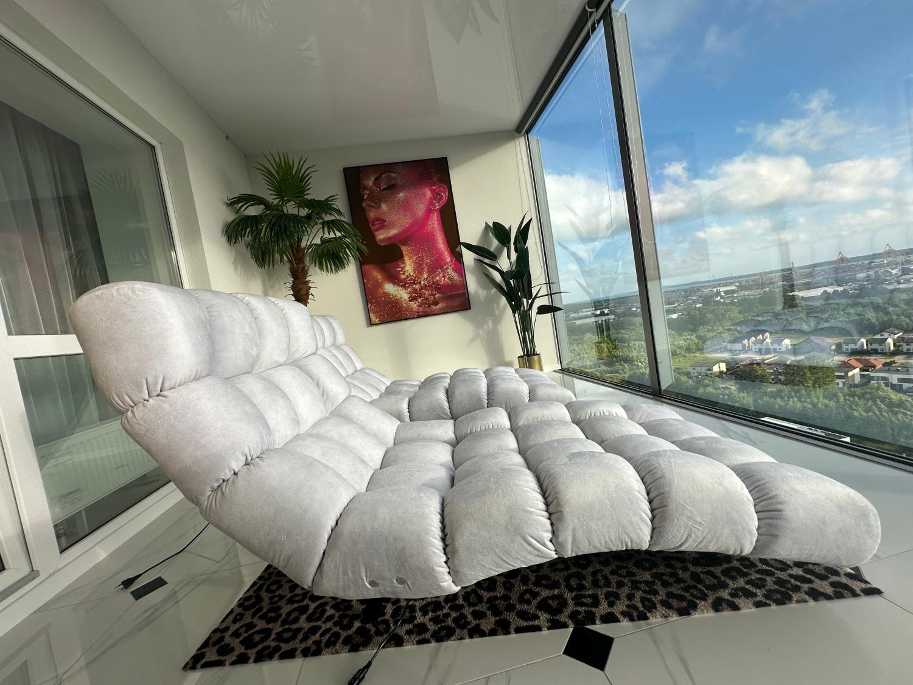 Premium Sky Jacuzzi Apartment