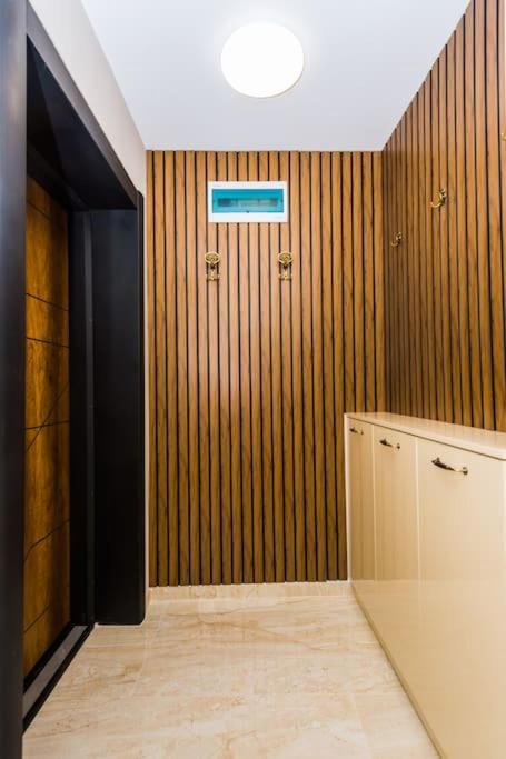 Flora Apartment