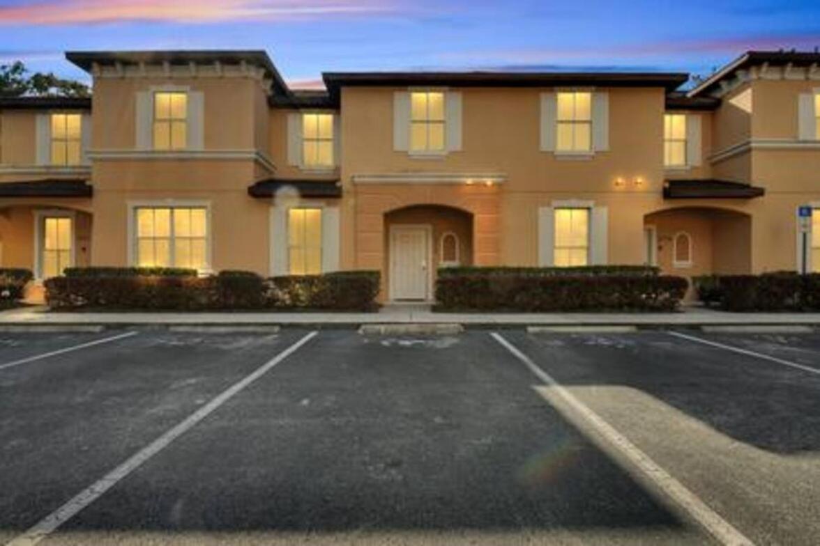 Regal Oaks Free Resort Disney No Carpet 3BED