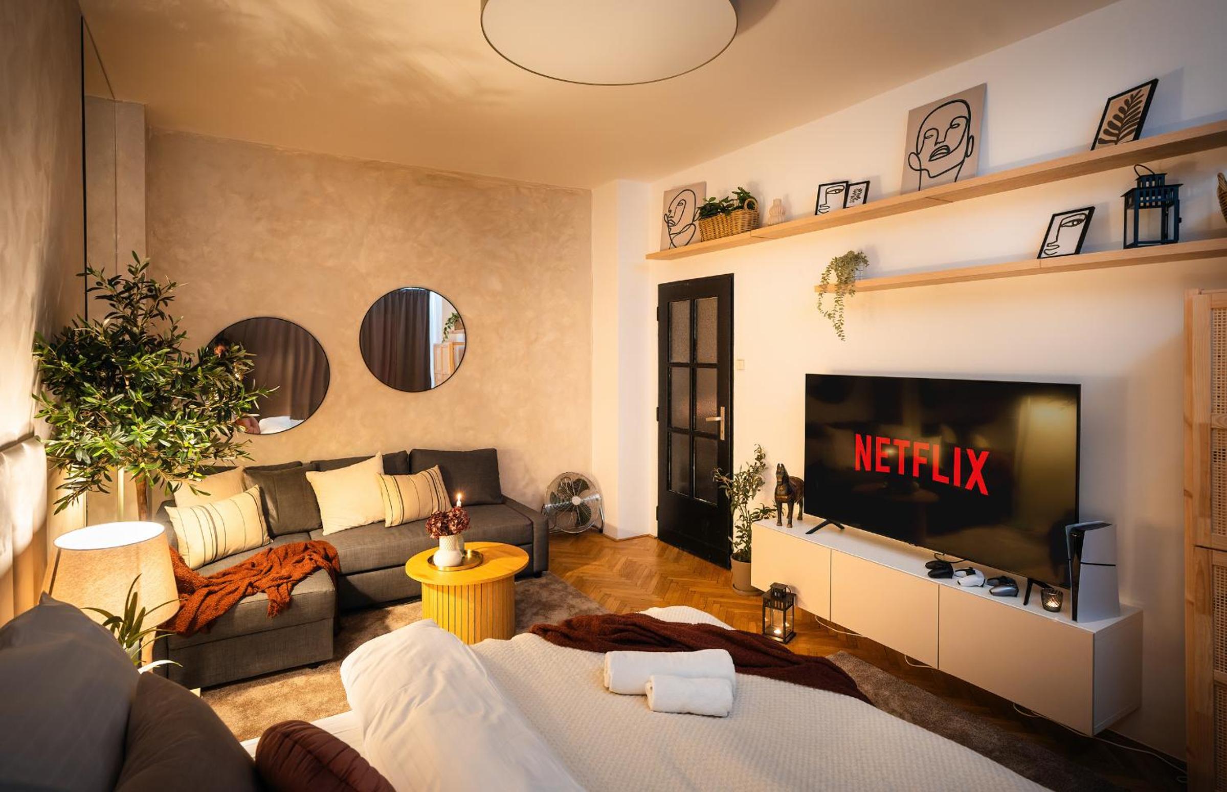 2BR 1,5Bath Chic City Suite near Wenceslas Square