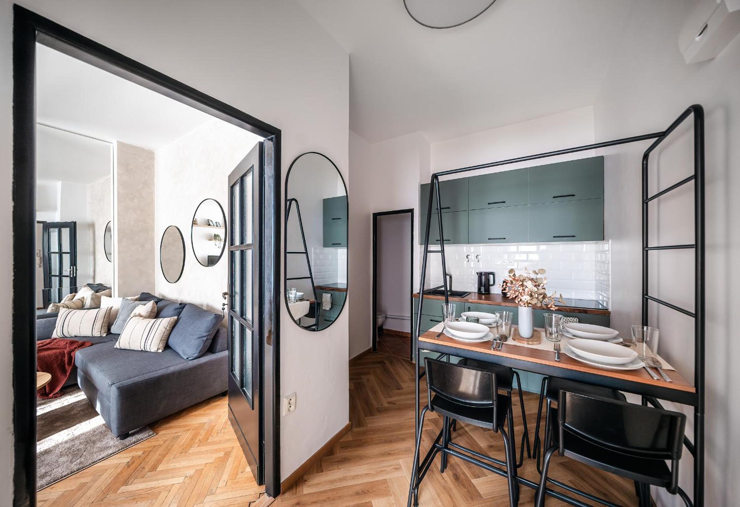 2BR 1,5Bath Chic City Suite near Wenceslas Square