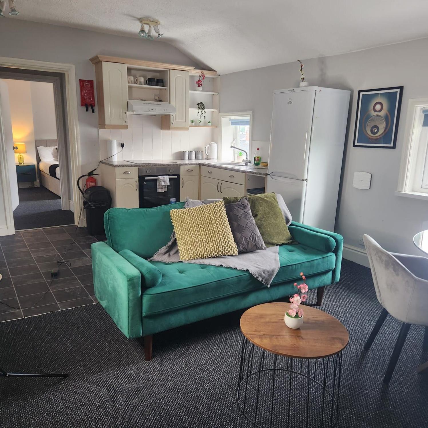Cottage style 2 Bedroom Apt in City, near Utilita Arena & Free Parking view 2