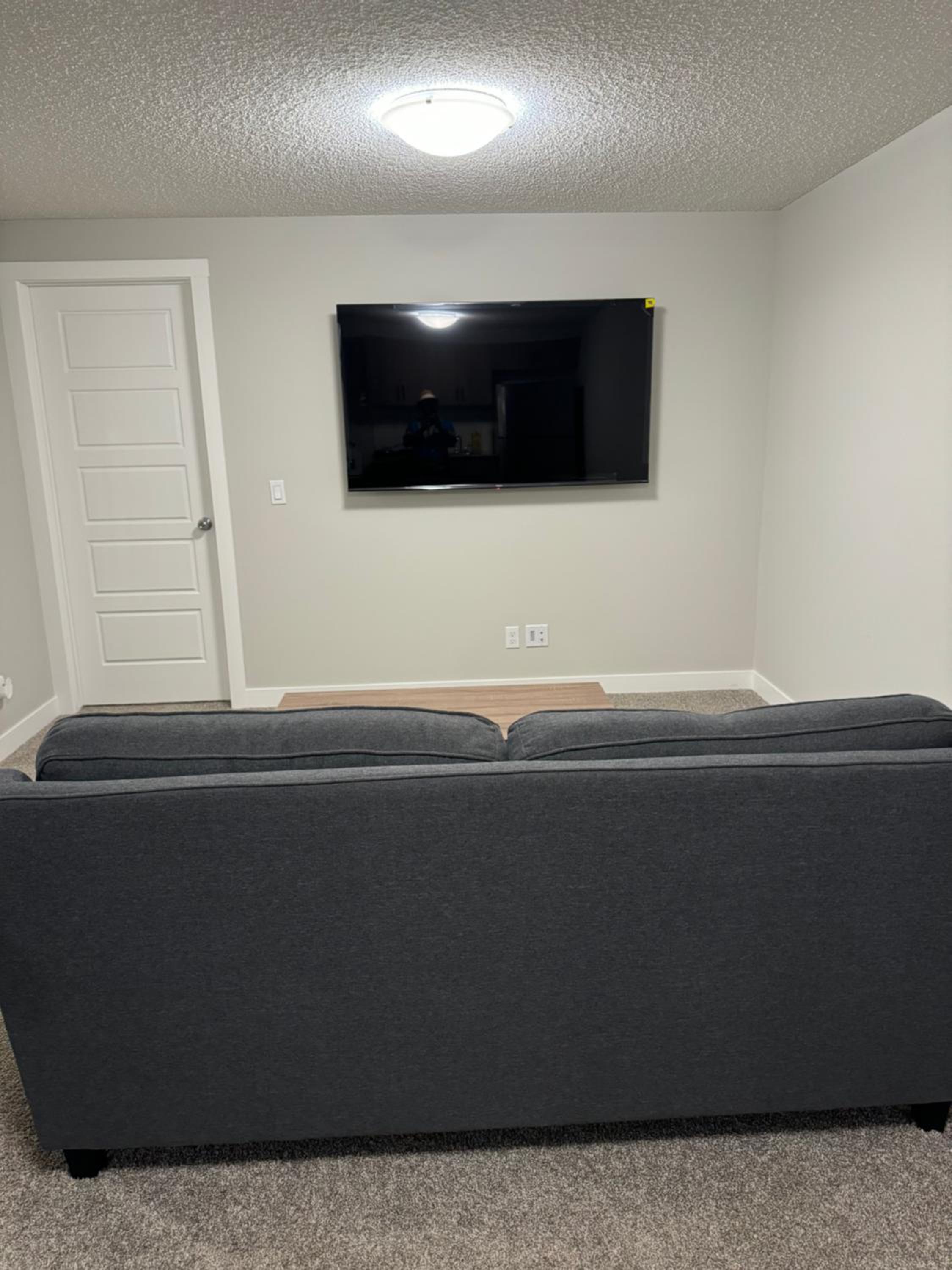 Brand new 1 bedroom basement suit