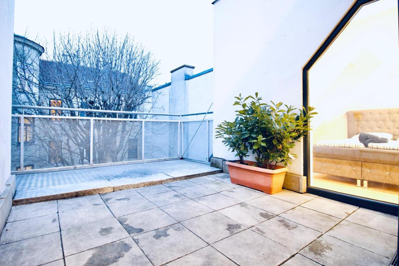 6 min to Amusement Park - Economy Rooms in Shared Apartment