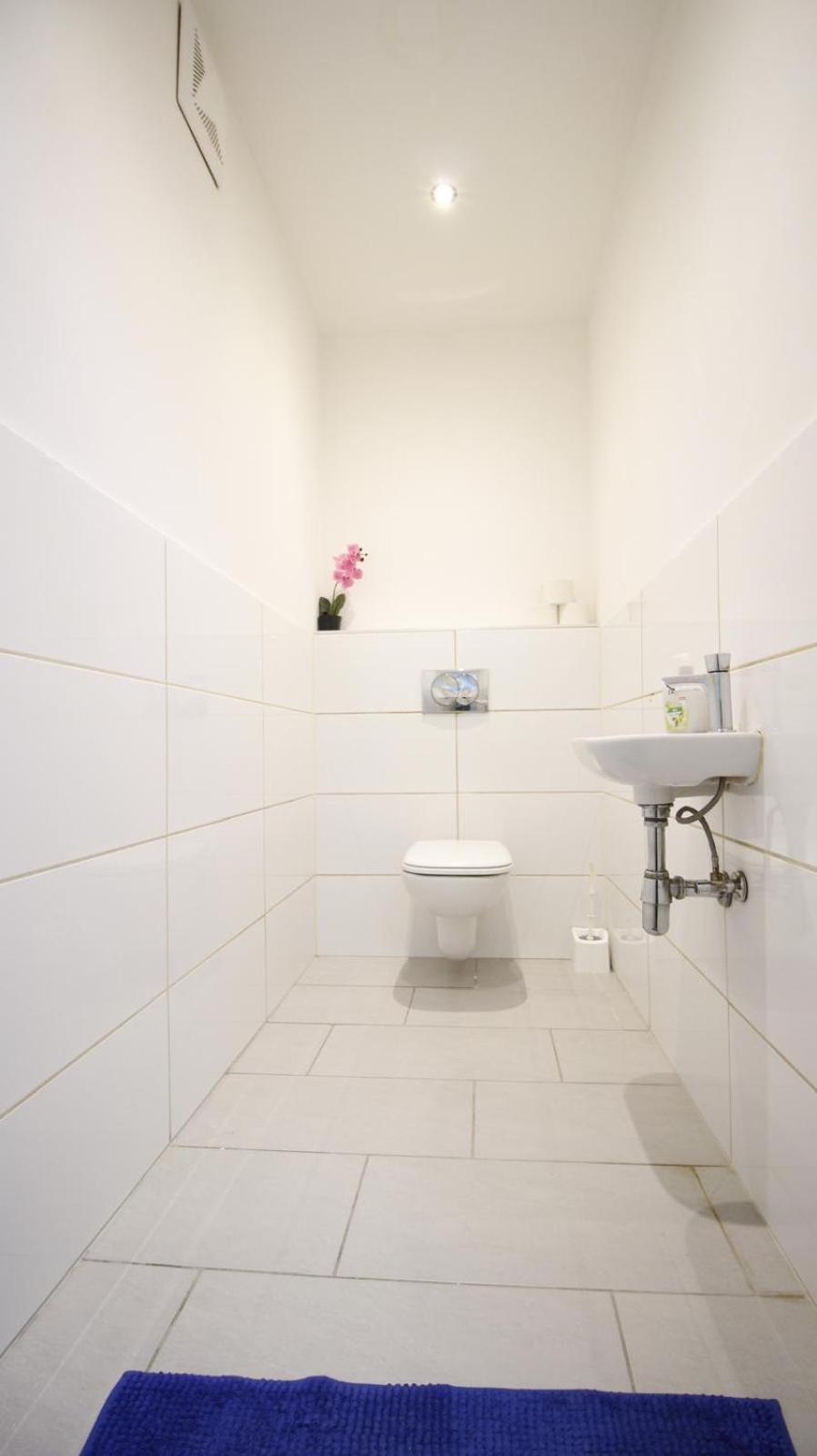 6 min to Amusement Park - Economy Rooms in Shared Apartment