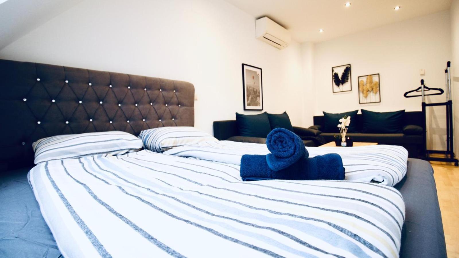 6 min to Amusement Park - Economy Rooms in Shared Apartment