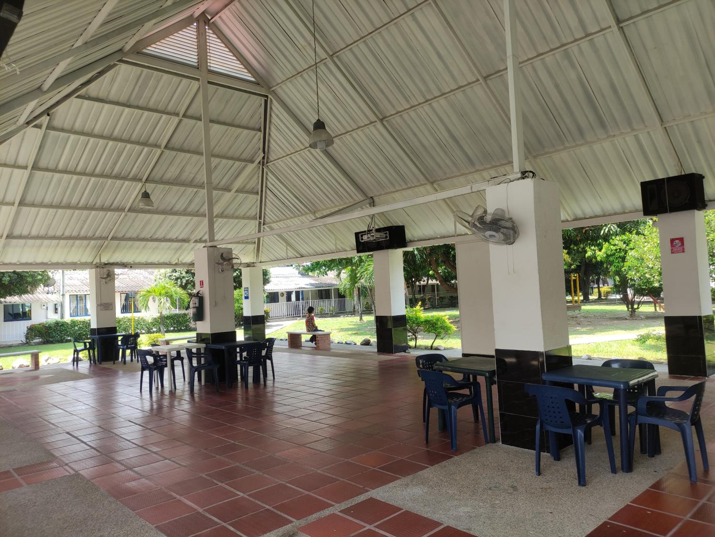 casa para descansar y vacacionar - PAOLA
