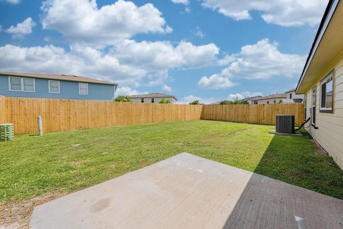 7862 Cozy 3BR Air Hockey downtown holiday home view 2