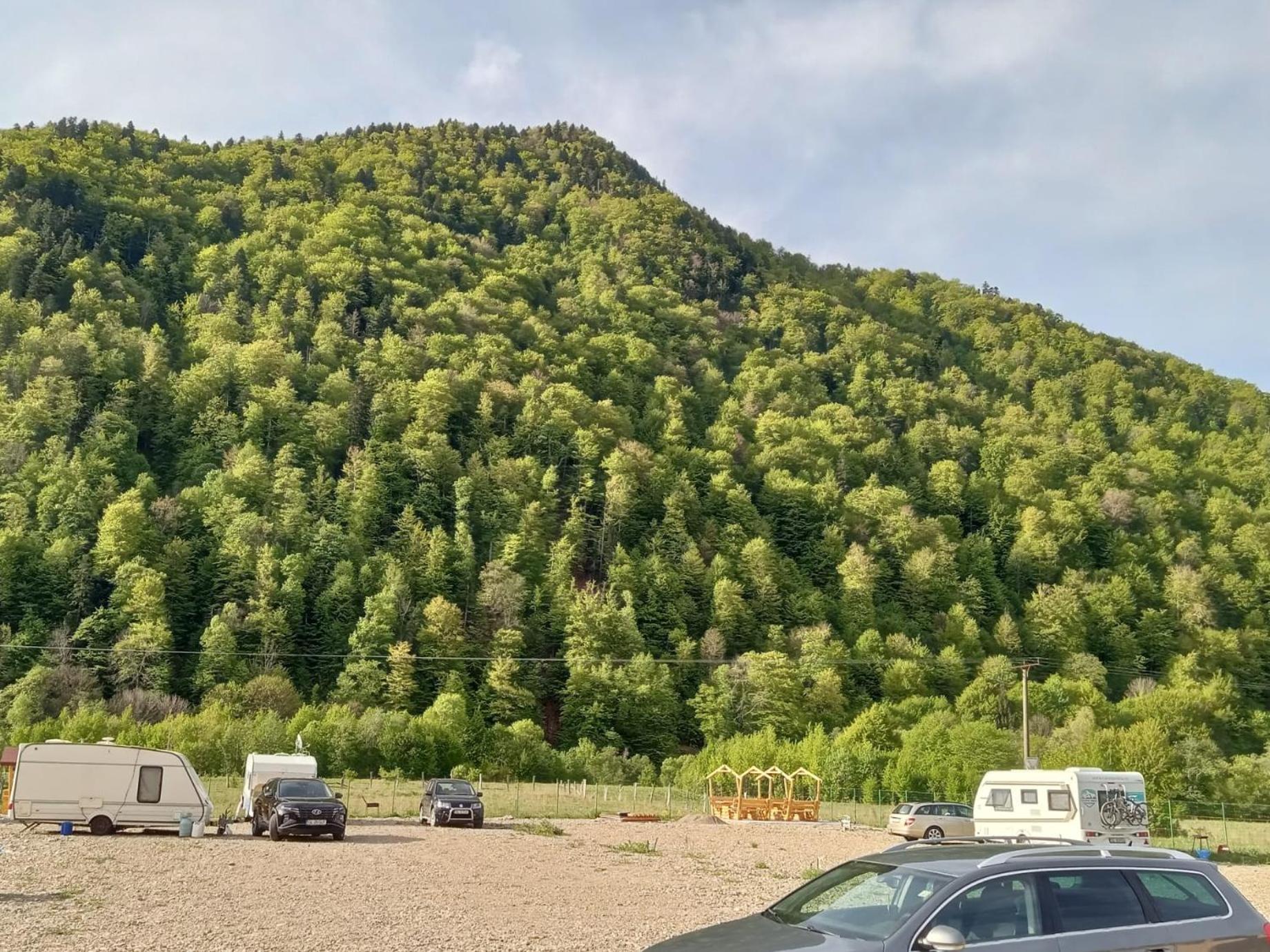 Camping Pentru Rulote, Auto Rulote, Corturi Personale La Barbosu in Lepsa, Vrancea view 2