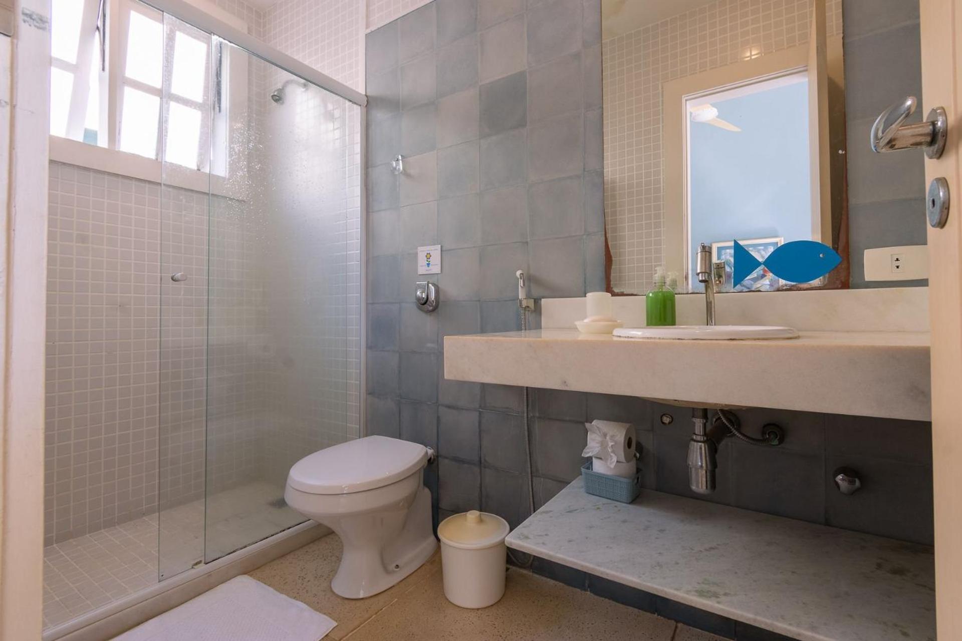 Área gourmet, piscina e garagem perto da praia