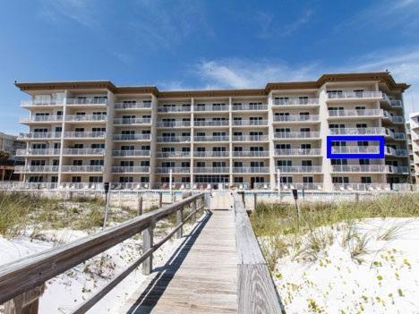 Summer Place 302