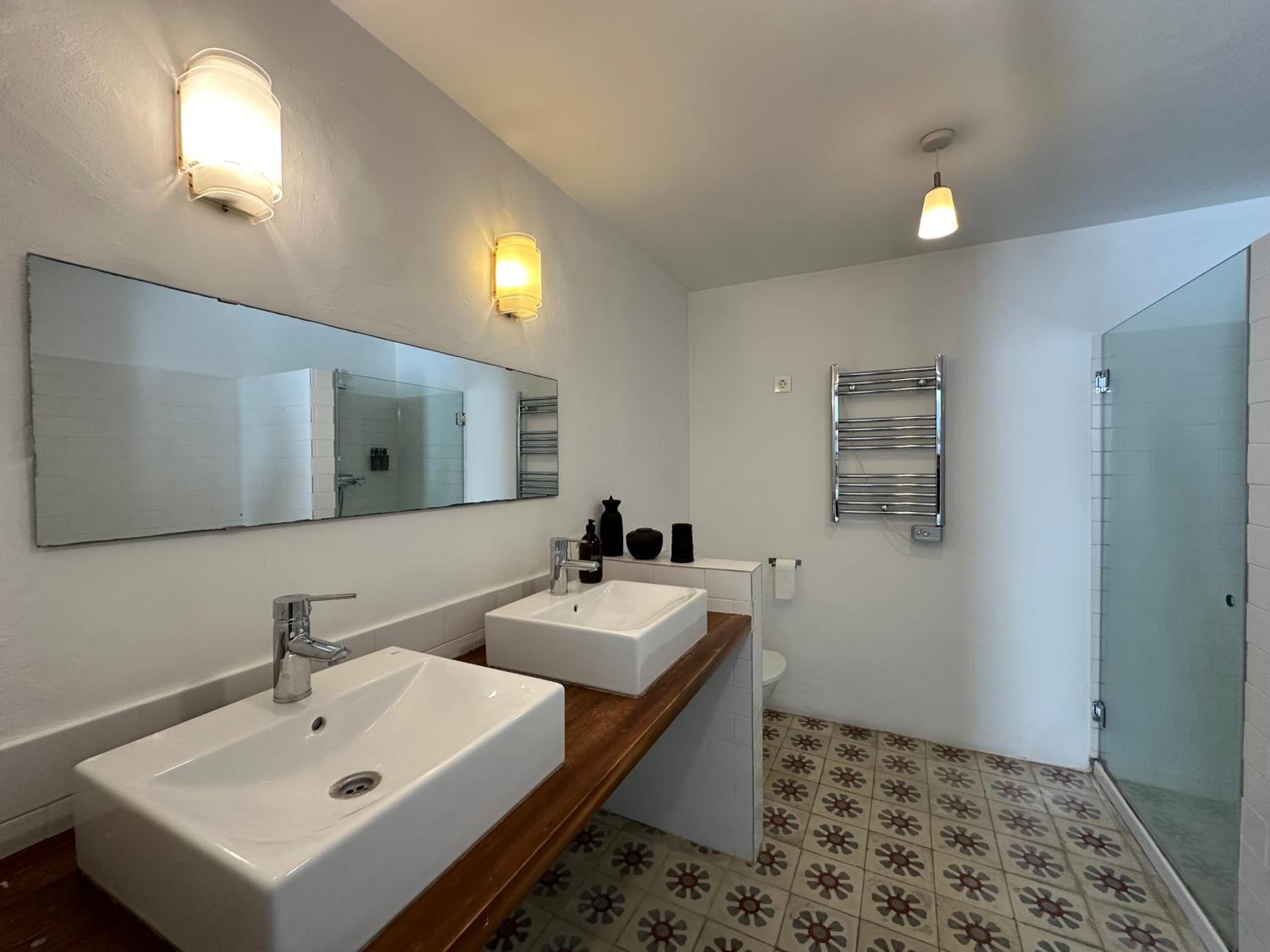 Spacious Private Vejer Patio Home