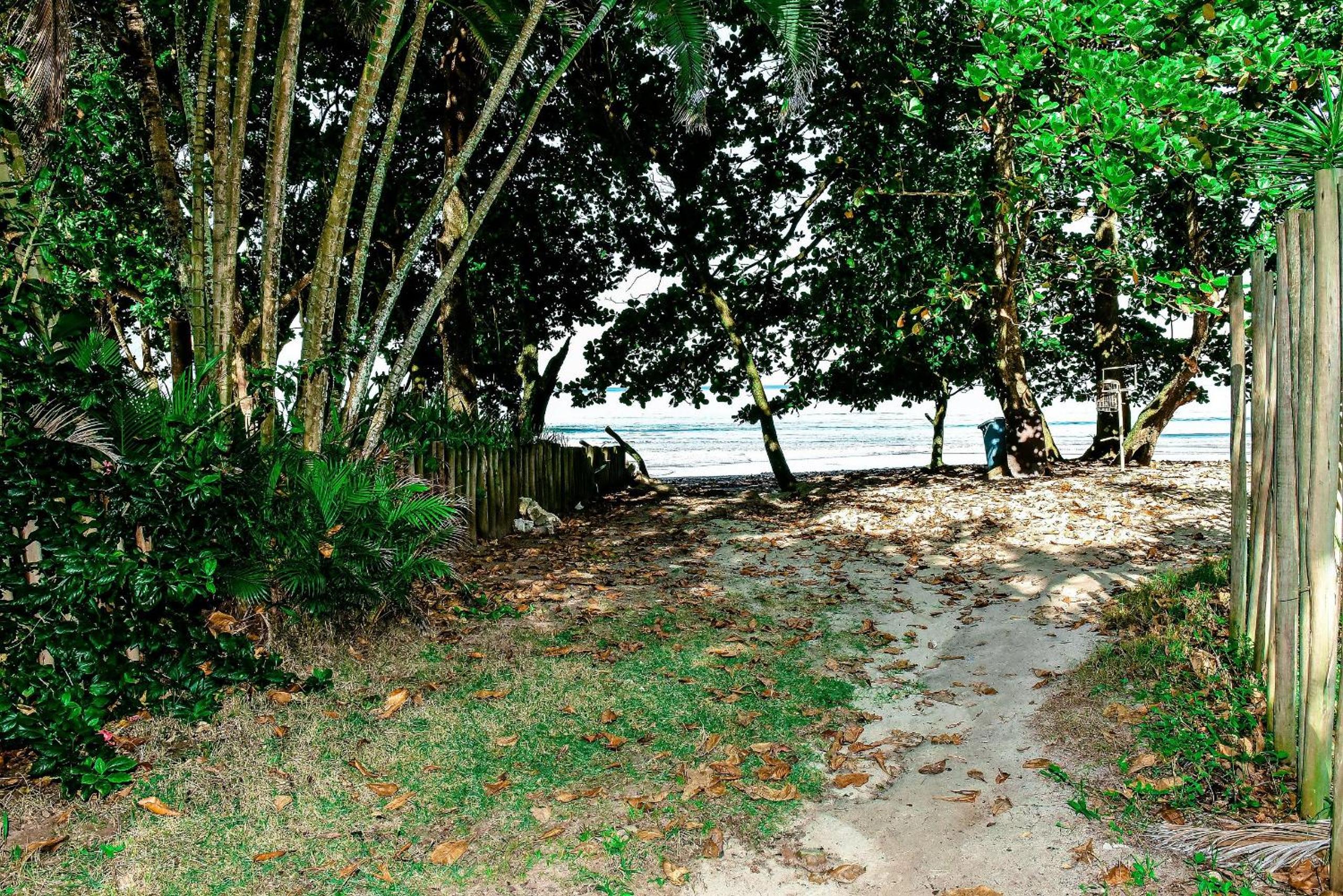 João de Barro House - Guaecá Beach