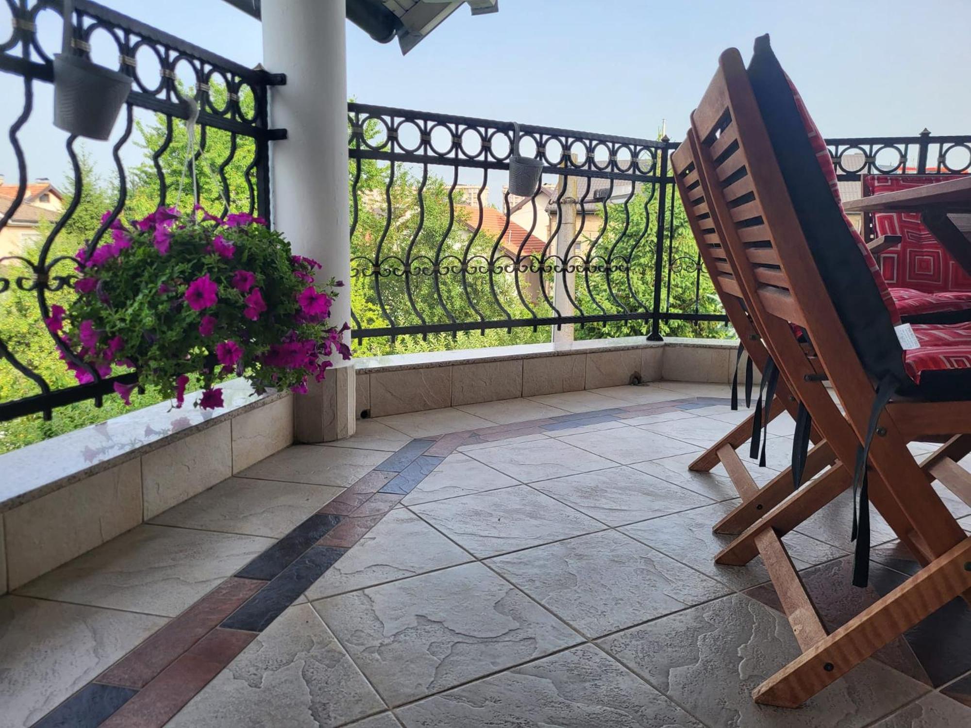 Residence Apartments Hari Sarajevo, Spacy Apartments, Free parking, Aircondition, Airport 1,5 km