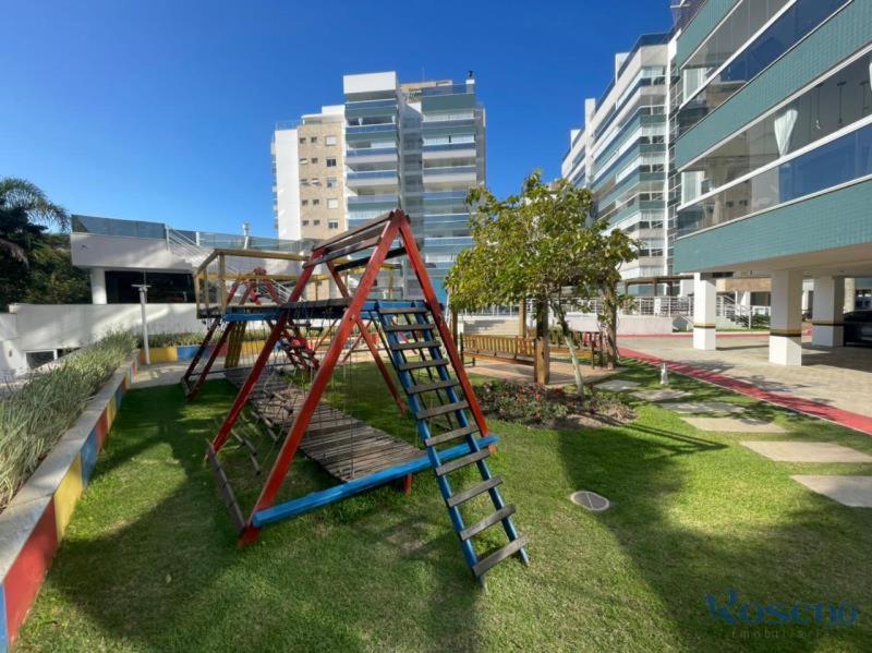 Cód 137- Belo apartamento de 3 suítes