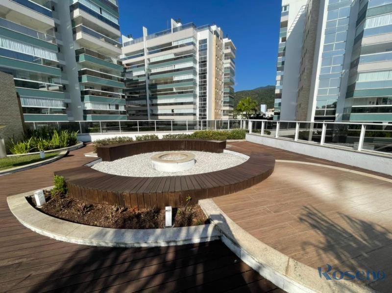 Cód 137- Belo apartamento de 3 suítes