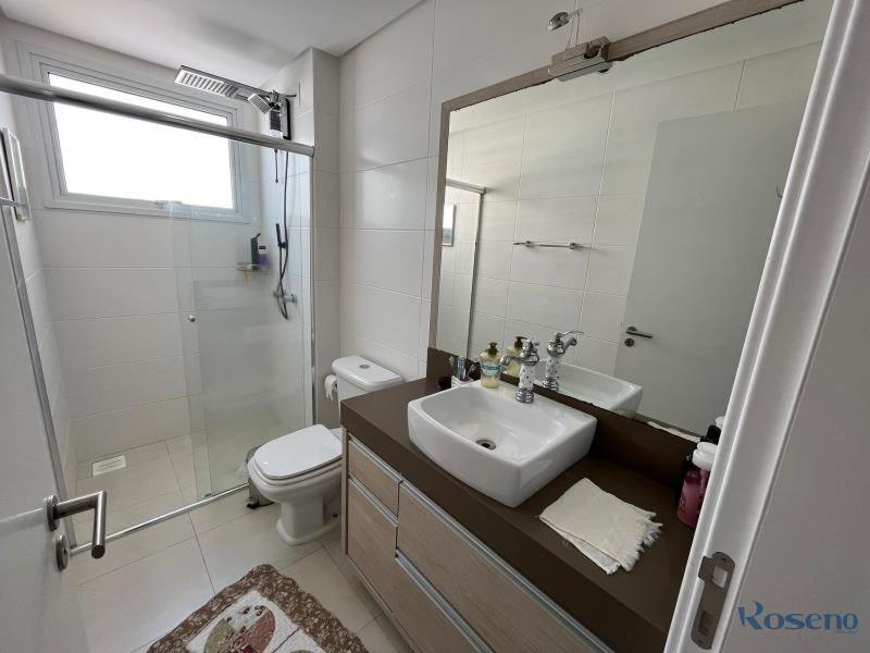 Cód 137- Belo apartamento de 3 suítes
