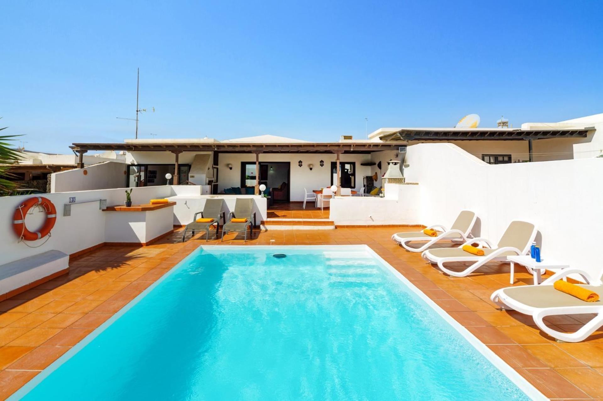 Villa Cielos by Villa Plus