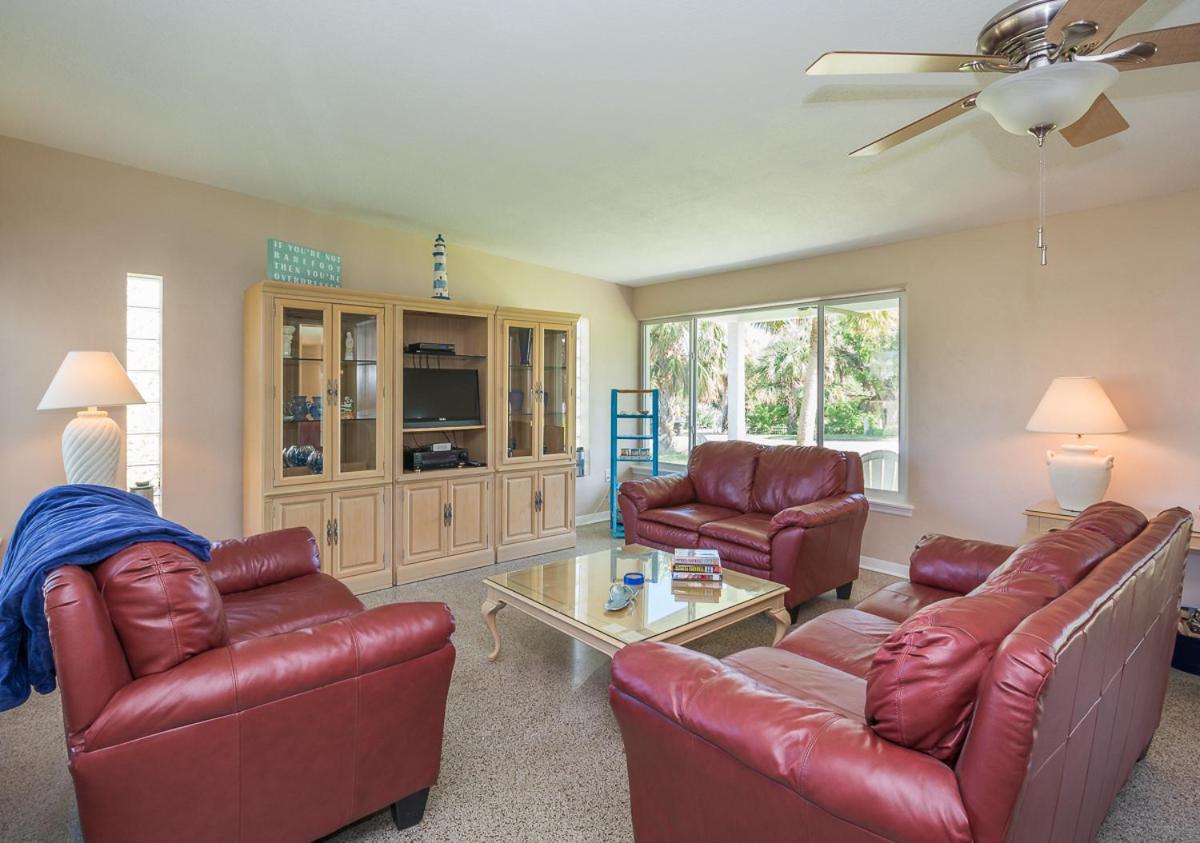 North Beach Beauty - Lovely home across the street from the beach. 1814B view 3