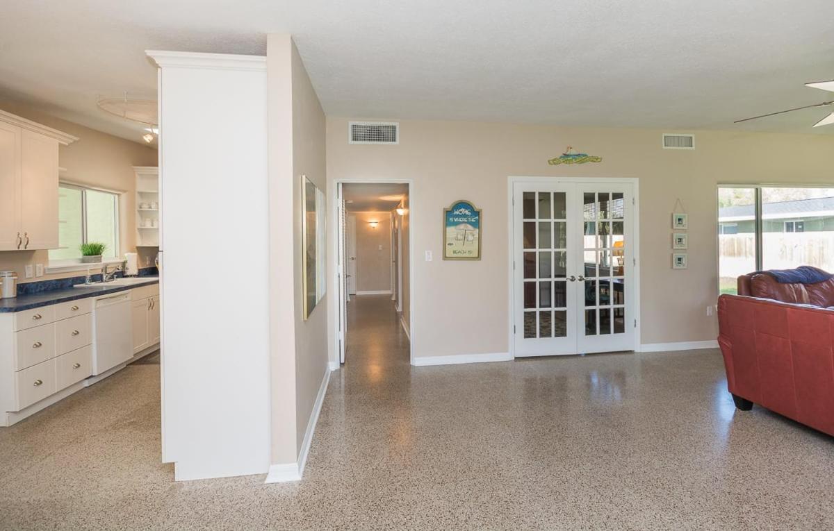 North Beach Beauty - Lovely home across the street from the beach. 1814B view 5