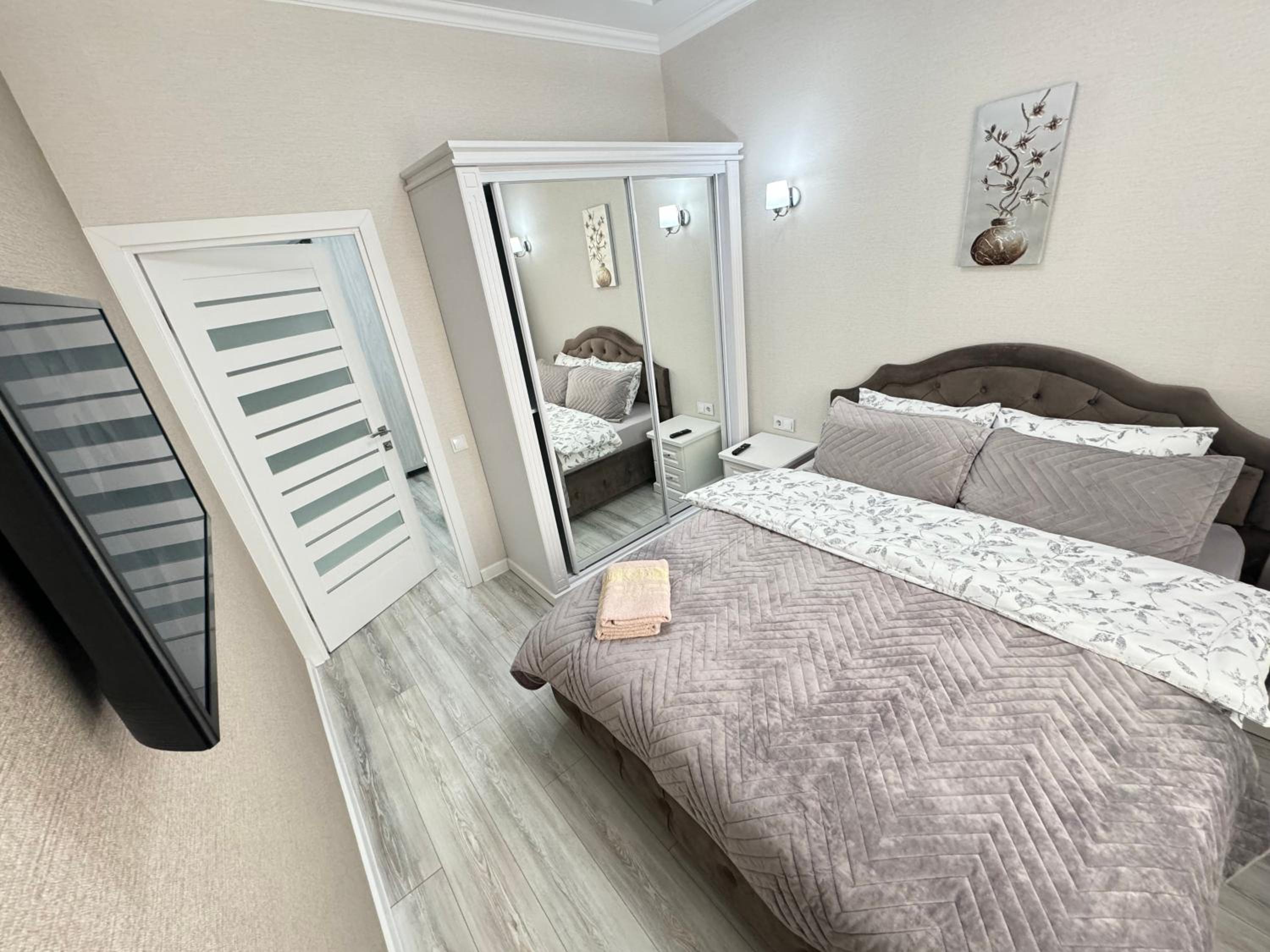New White and Cozy Apartment in Centre, New Buiding view 5