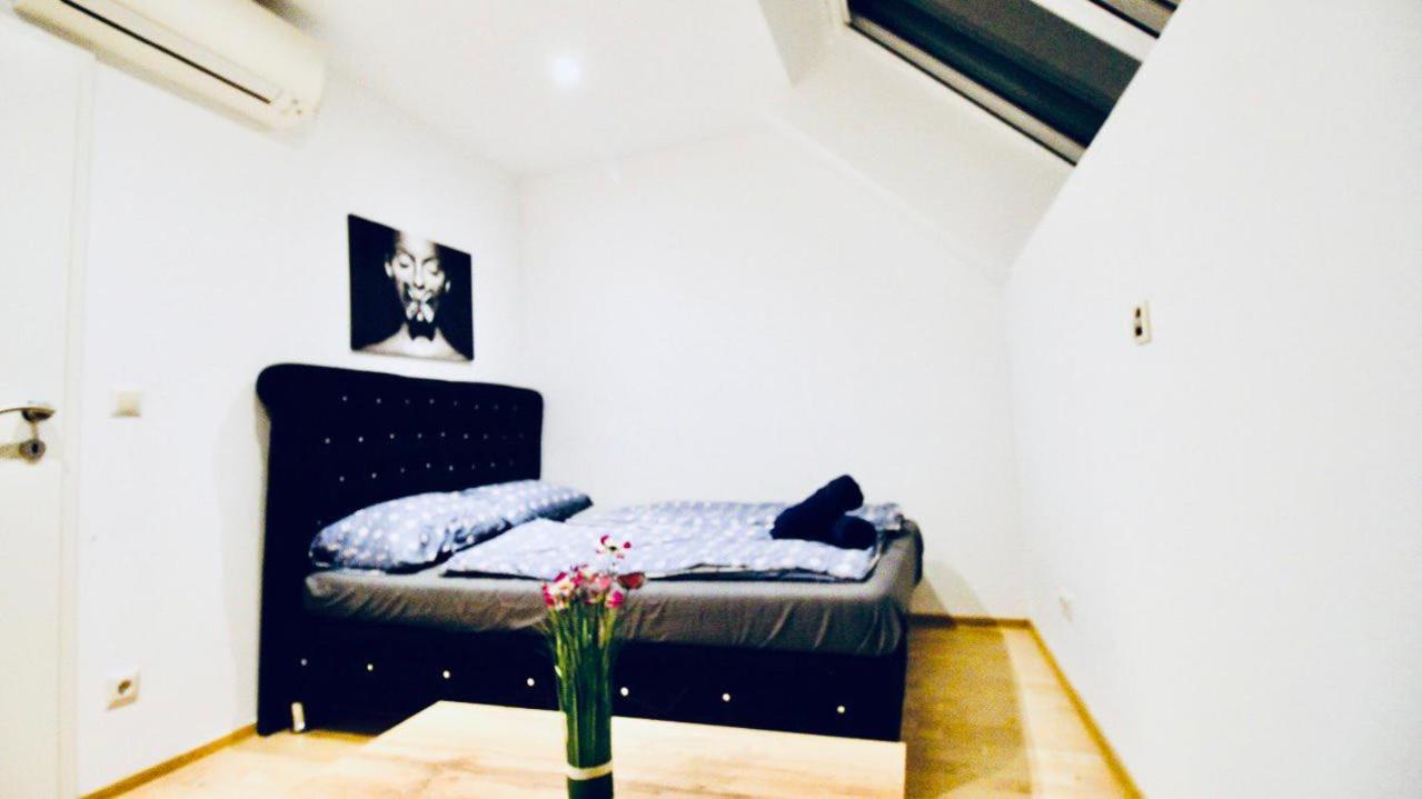 6 min to Amusement Park - Economy Rooms in Shared Apartment