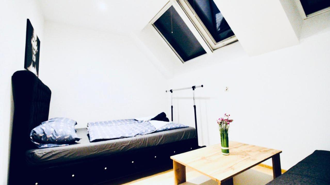 6 min to Amusement Park - Economy Rooms in Shared Apartment
