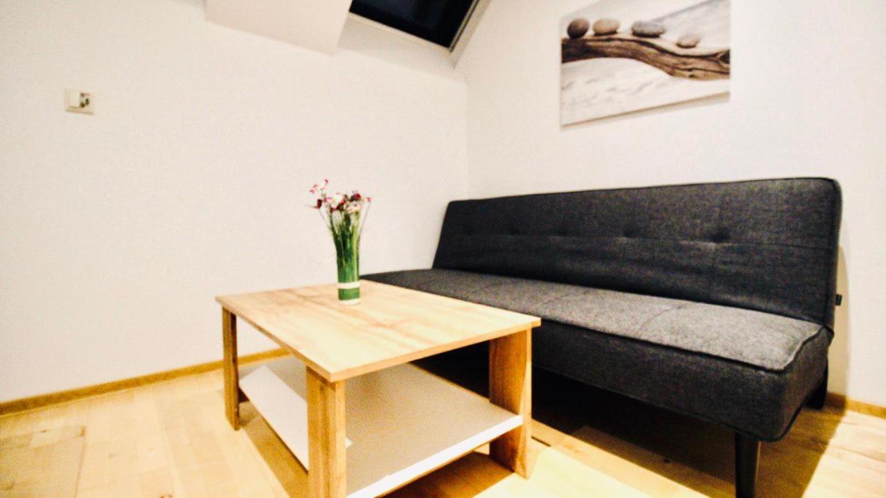 6 min to Amusement Park - Economy Rooms in Shared Apartment