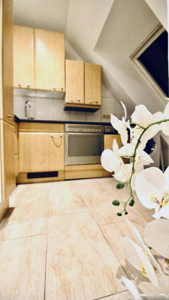 6 min to Amusement Park - Economy Rooms in Shared Apartment